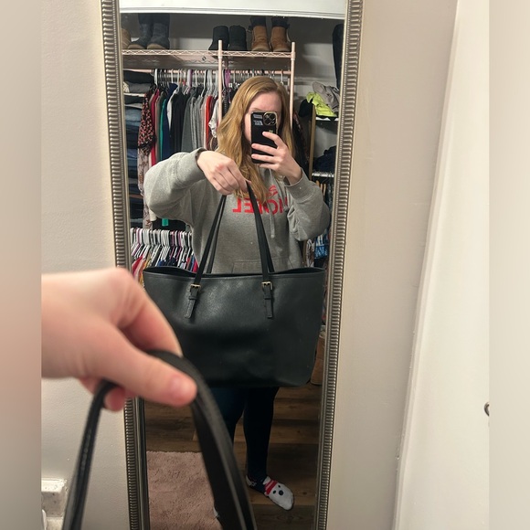 Quinn Large Pebbled Leather tote bag Michael Kors Black Tote with Gold Accents - Picture 2 of 7